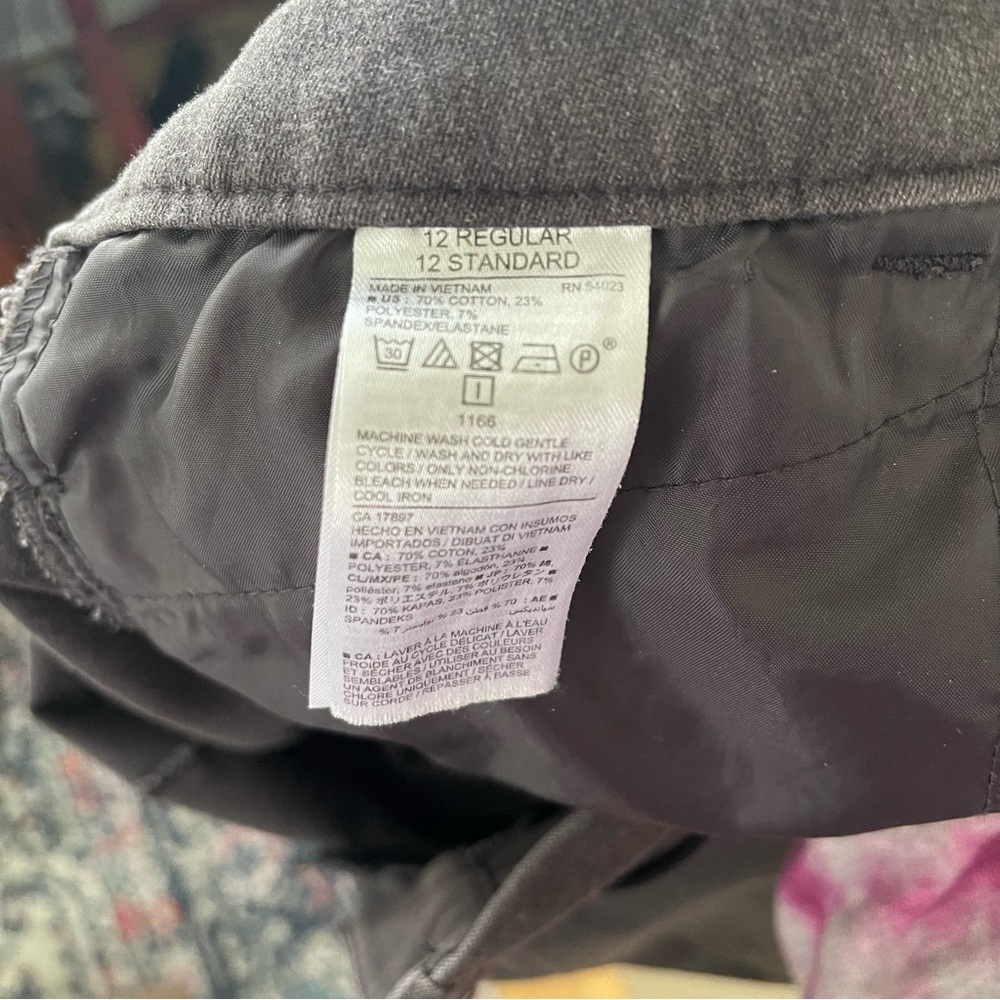 Old Navy gray pixie pants - Picture 4 of 4